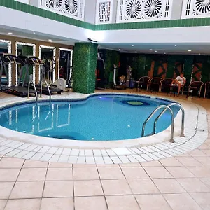 2* Hotel Queens Next Sabkha Bus Station